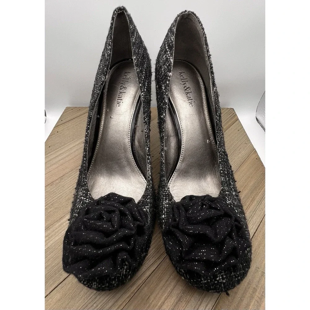 Kelly & Katie Tweed Pumps Black White Rose Flower Heels Size 9